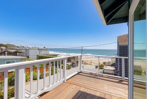 Property grounds - Pacific Paradise steps from the Beach! (Santa Cruz)