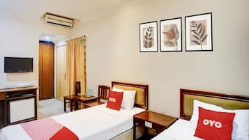 Habitació amb dos llits individuals estàndard | 1 dormitori, espai de treball apte per a portàtils i wifi gratuïta