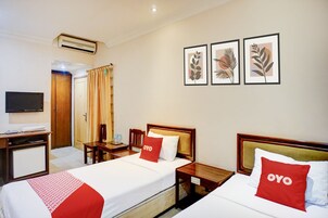 Standard Twin Room | Laptop workspace, free WiFi, bed sheets