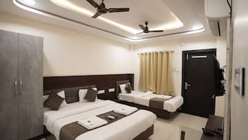 Deluxe Triple Room | WiFi (free), bed sheets