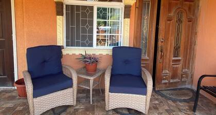 Charming 3-bedroom house with WiFi and AC in enchanting Rose Hall, St. James