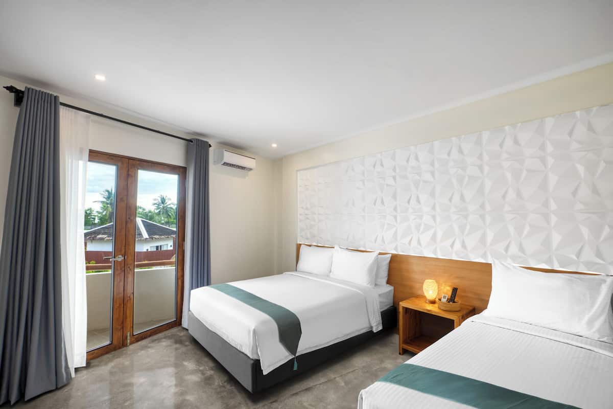 Chambre Triple Deluxe, vue piscine | 1 chambre, bureau, Wi-Fi gratuit