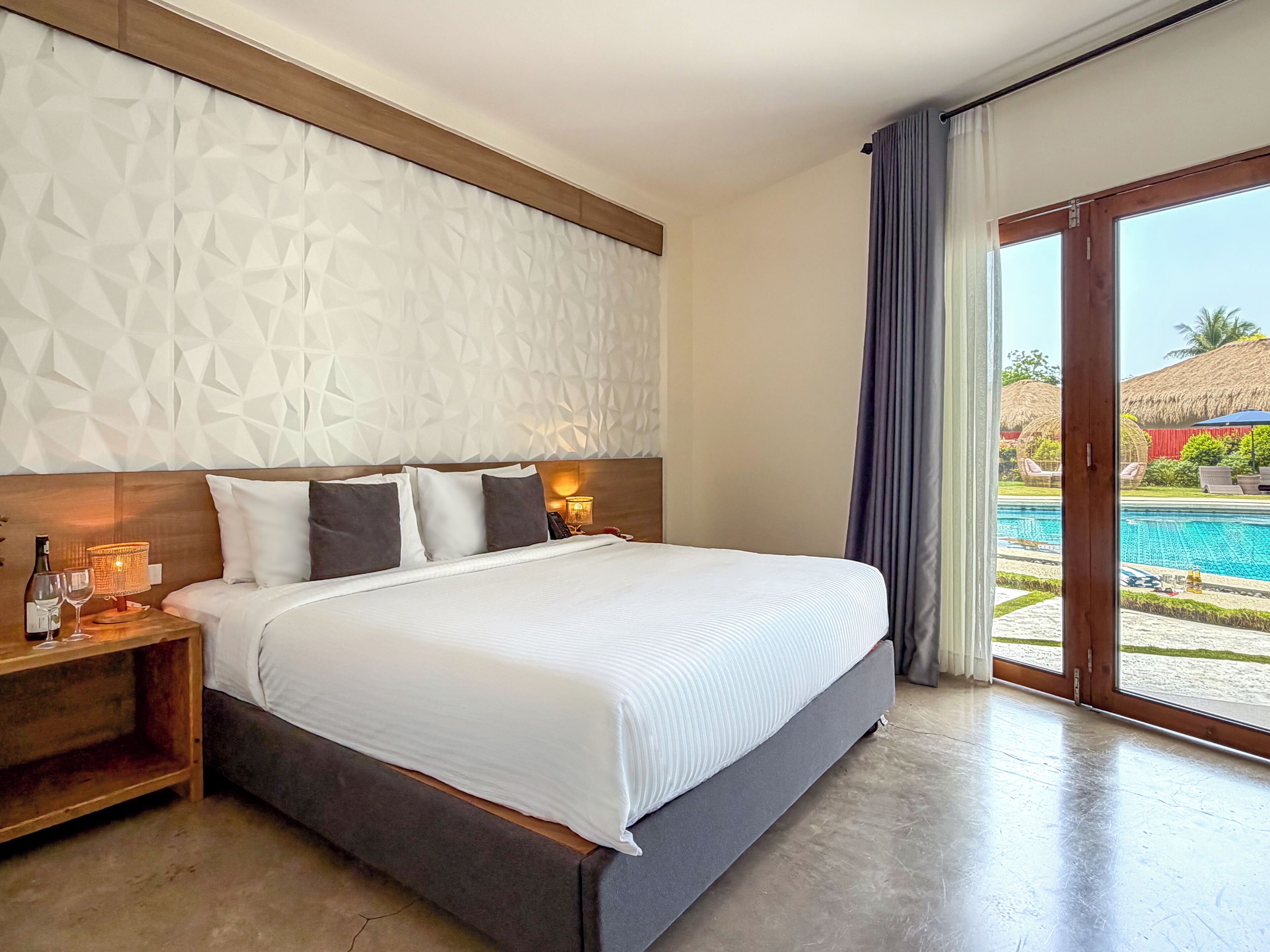 Deluxe Triple Room, Pool View