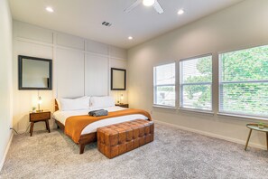 House (3 Bedrooms) | Interior - 5 Mi to Downtown - Chic Home w/ Patio in Houston! (Houston)