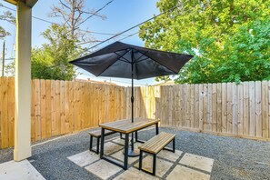 House (3 Bedrooms) | Interior - 5 Mi to Downtown - Chic Home w/ Patio in Houston! (Houston)