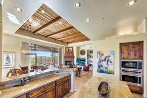 Interior - Luxury 3BR Scottsdale Retreat @ The Rocks | Private Plunge Pool | Troon Golf (Scottsdale)