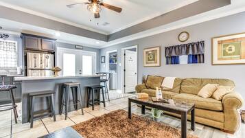 Rumah (2 Bedrooms) | Bagian depan properti