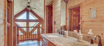 1 Mi to Current River: Sunset-view Van Buren Cabin