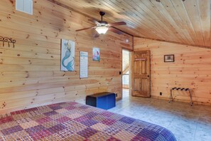 House (4 Bedrooms) | Interior - 1 Mi to Current River: Sunset-view Van Buren Cabin (Van Buren)