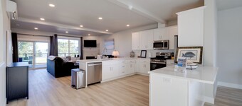 Balconies w/ Scenic River Views: Hammond Townhome!