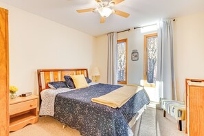 House (3 Bedrooms) | Interior - Beach Access, Private Dock: Arrowhead Lake Cabin (Pocono Lake)