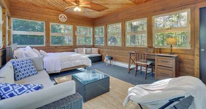 Near Water Parks: Pet-friendly Tobyhanna Getaway!