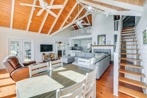 House (3 Bedrooms) | Interior