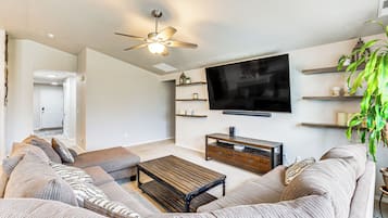 House (3 Bedrooms) | Front of property