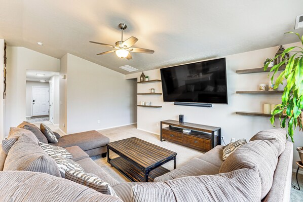 House (3 Bedrooms) | Front of property