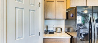 3 Mi to Lake Lowell: Caldwell Home w/ Yard & Grill