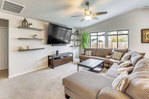 House (3 Bedrooms) | Interior