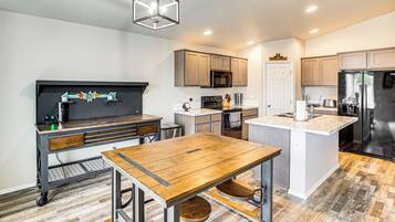 House (3 Bedrooms) | Interior