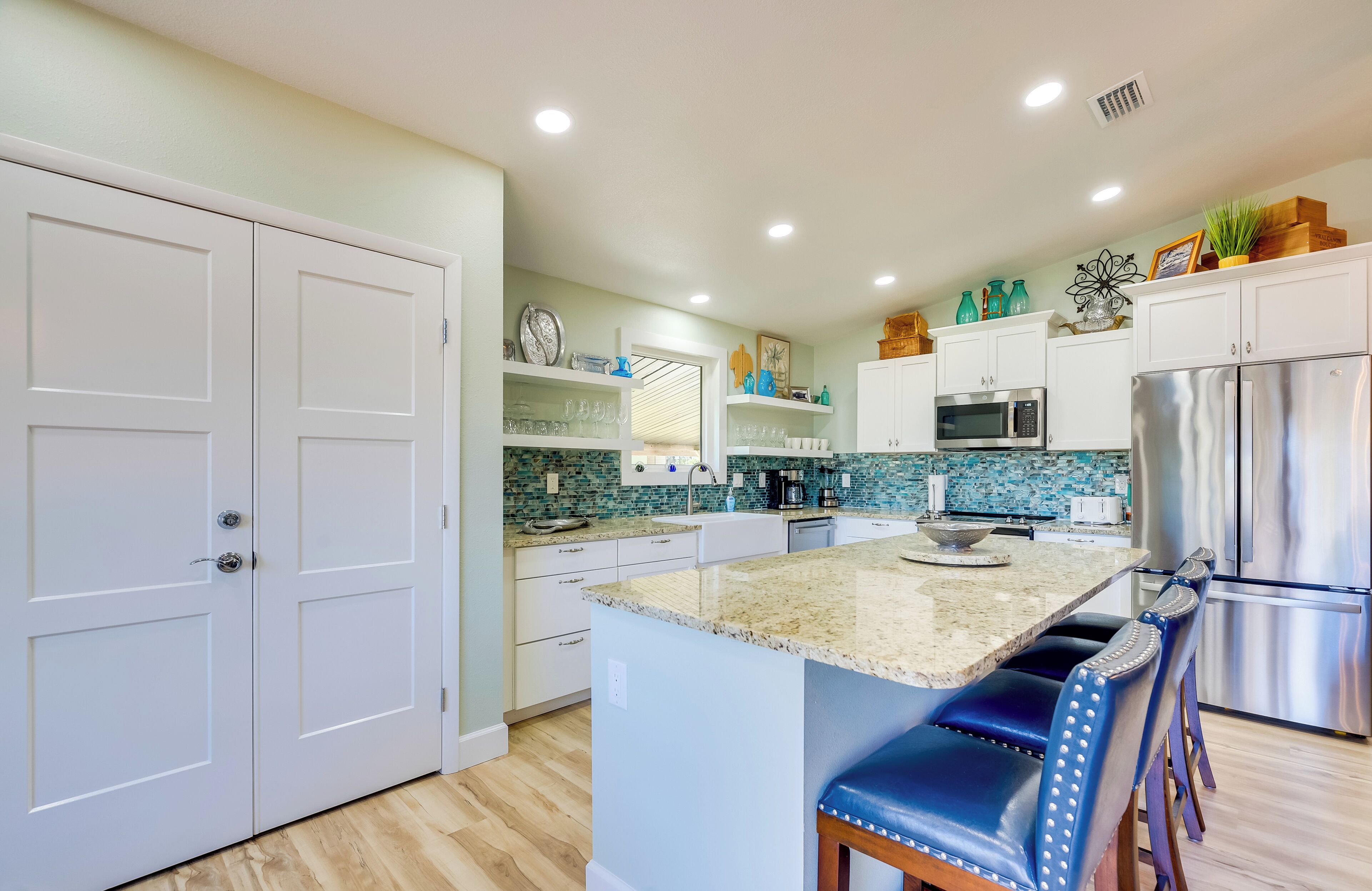 المنشأة من الداخل