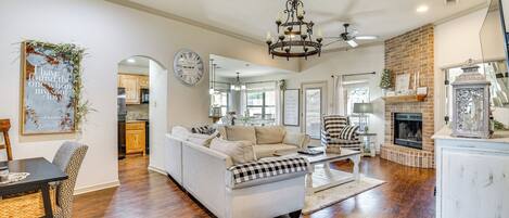 House (3 Bedrooms) | Interior