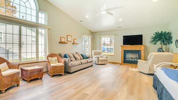 House (3 Bedrooms) | Interior