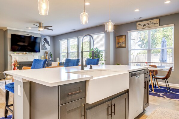 House (2 Bedrooms) | Interior - Near Airport & Dtwn Atlanta: Union City Gem! (Union City)