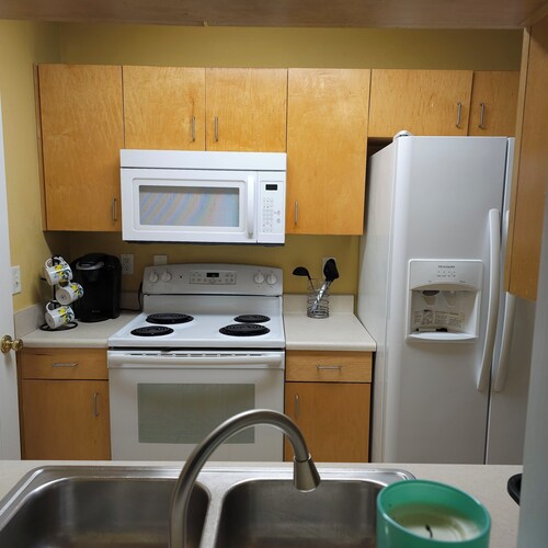 Charming 3-bedroom condo with WiFi, AC in phenomenal Tallahassee