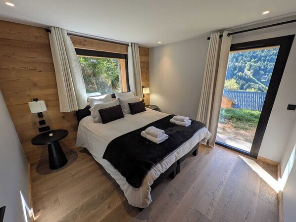 7 bedrooms, free WiFi, bed sheets