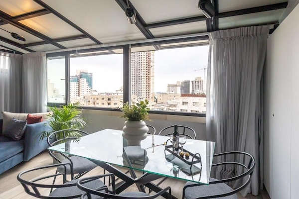 Deluxe appartement, uitzicht op de stad | Uitzicht vanuit de kamer