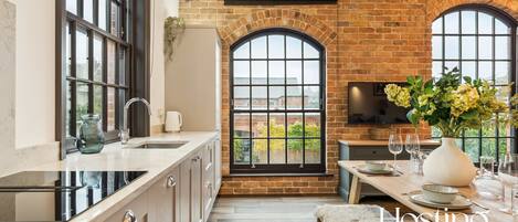 公寓 | 1 間臥室、網路服務