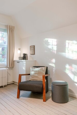 House | 1 bedroom, desk - Charming Characterful Double Room in City Center (Bruges)
