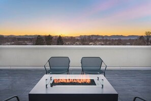 Terrace/patio - Modern & Family-Friendly Flat with Balcony Views! (Denver)
