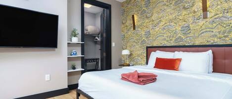 Iron/ironing board, travel cot, WiFi, bed sheets