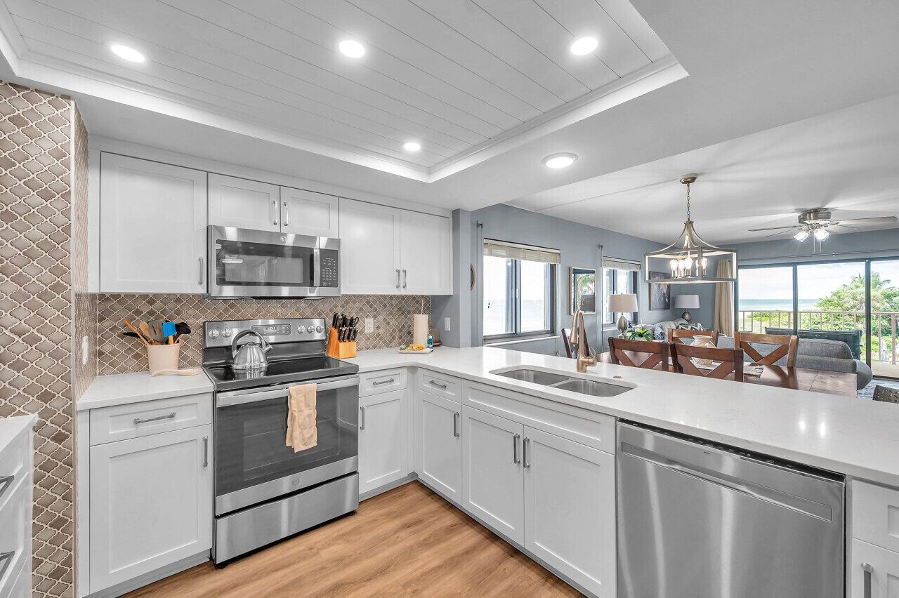 冰箱、微波炉、烤箱、炉灶