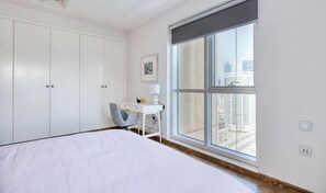 1 bedroom, iron/ironing board, WiFi (free), bed sheets - Lux CanalView Apt in Iconic Churchill Tower (Dubai)