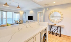 Interior - Lux CanalView Apt in Iconic Churchill Tower (Dubai)