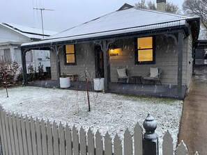 Property grounds - Dalton Cottage - Charm & Convenience (Orange)