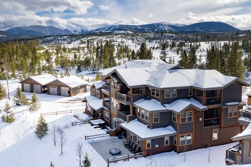 Beautiful 2 bedroom with lots of amenities