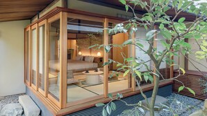 Luxury Villa, 6 Bedrooms, Non Smoking, Garden View | In-room safe, iron/ironing board (on request), WiFi (free), bed sheets