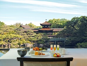 Daily continental breakfast (JPY 5990 per person) - HOTEL VMG VILLA KYOTO (Kyoto)