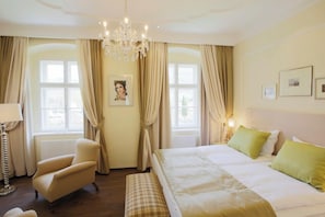 Superior Double Room, Garden View | Premium bedding, minibar, in-room safe, individually decorated - Barock-Landhof Burkhardt (Spitz)
