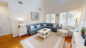 House, 3 Bedrooms | Living area - Cindie's Song 3 Bedroom Home (Miramar Beach)