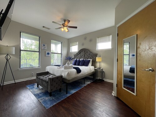 Stylish Sky Lofts Condo In Historic West End 2 Bedroom Condo
