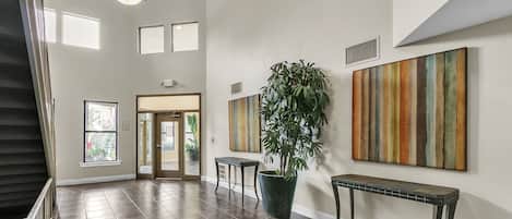 Condo, 2 Bedrooms | Interior
