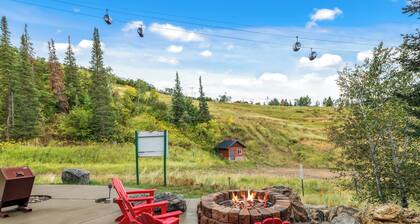 Remodeled 1-Bdrm Ski-In/Ski-Out Condo w/Mt Views!