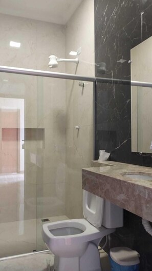 Comfort tweepersoonskamer | Badkamer