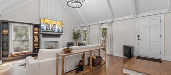 Cozy/Luxe Winter Countryside Estate on Private Grounds in South CLT-King Suite! 