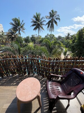 Habitación doble superior, vistas a la piscina | Vistas desde la habitación