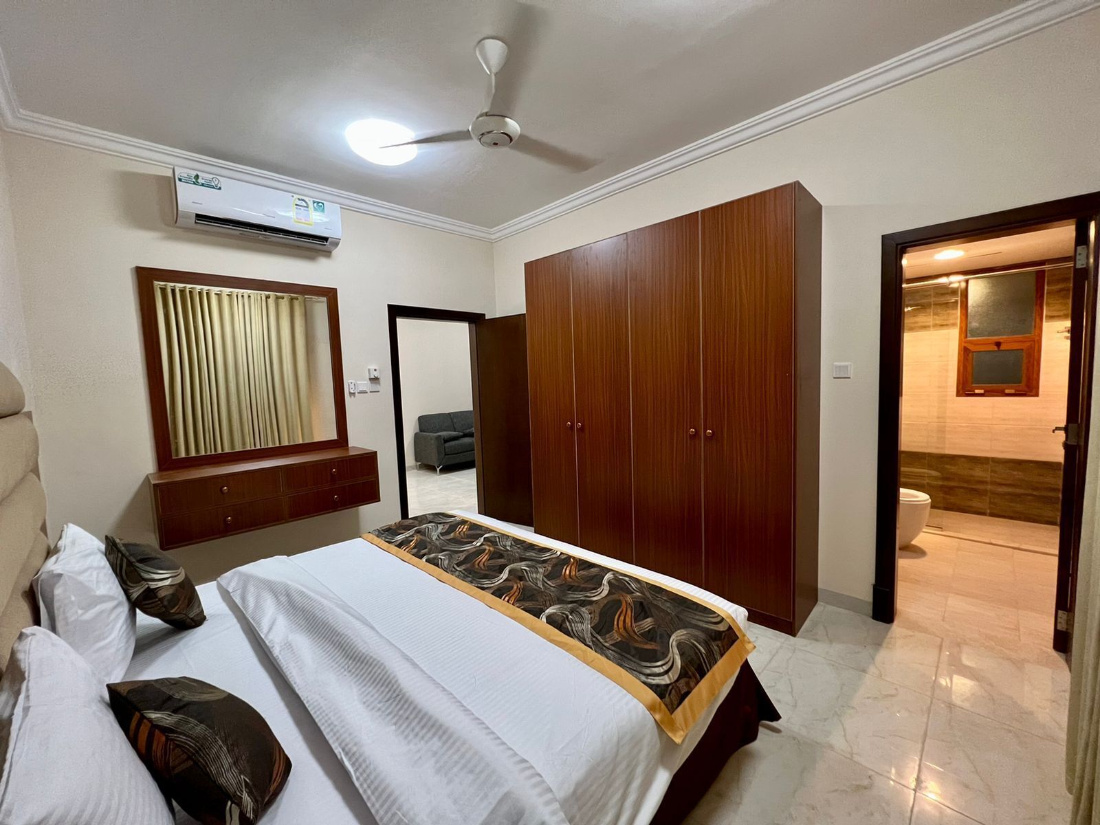 Wi-Fi gratis dan seprai linen