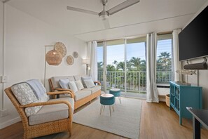 TV - Across from the Beach - Sunsets, Ocean and Turtles (Waimea)